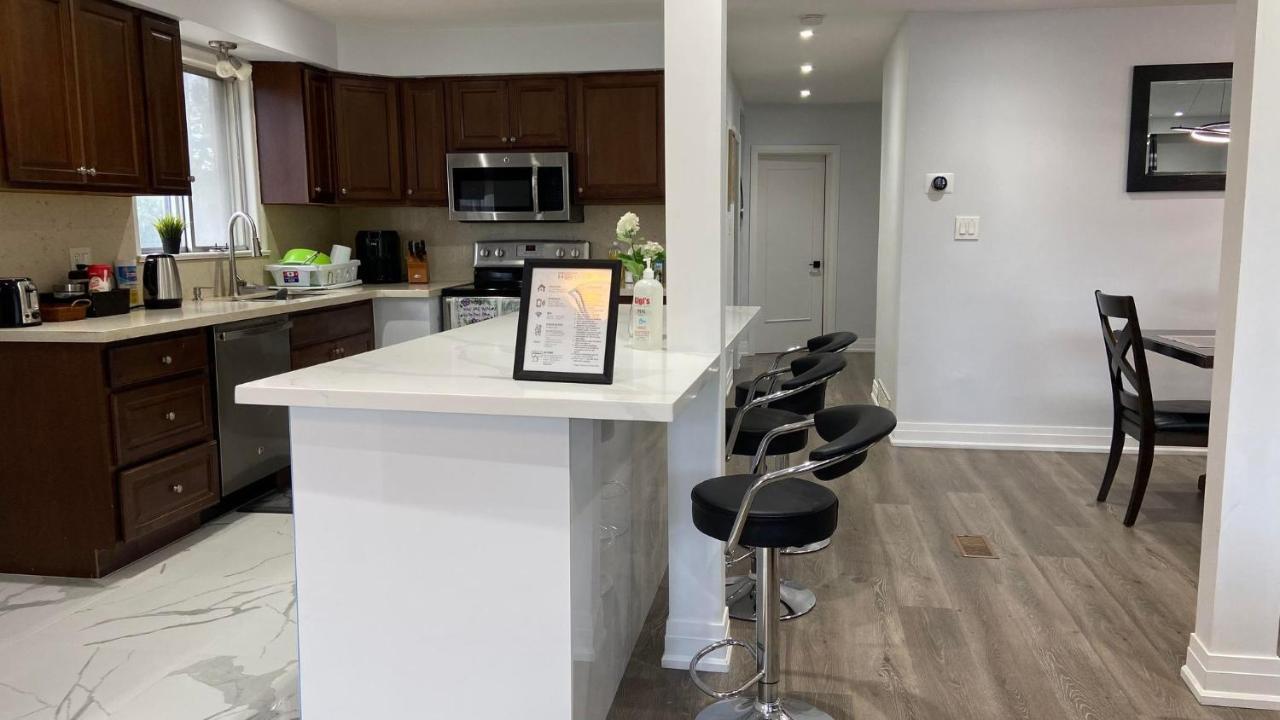 Spectacular 3 Bedroom 2 Wr House - Close To Airport トロント エクステリア 写真
