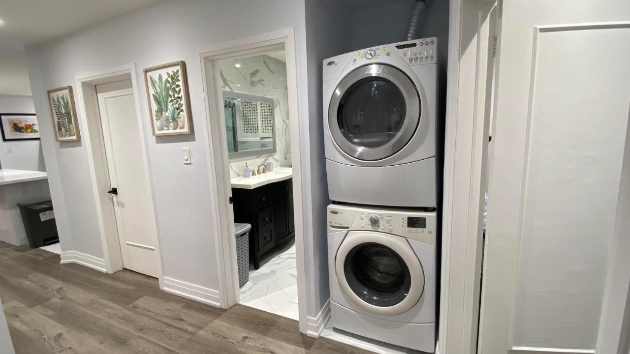 Spectacular 3 Bedroom 2 Wr House - Close To Airport トロント エクステリア 写真